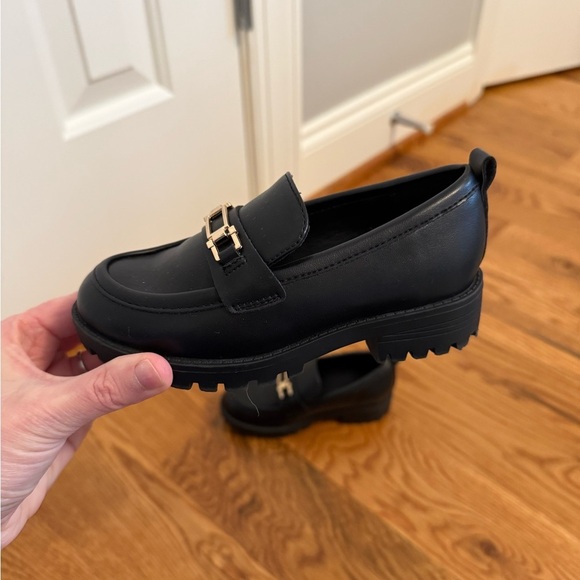 Gap Kids Toddler Black Loafers with Gold Detail Size 9 - Picture 7 of 8